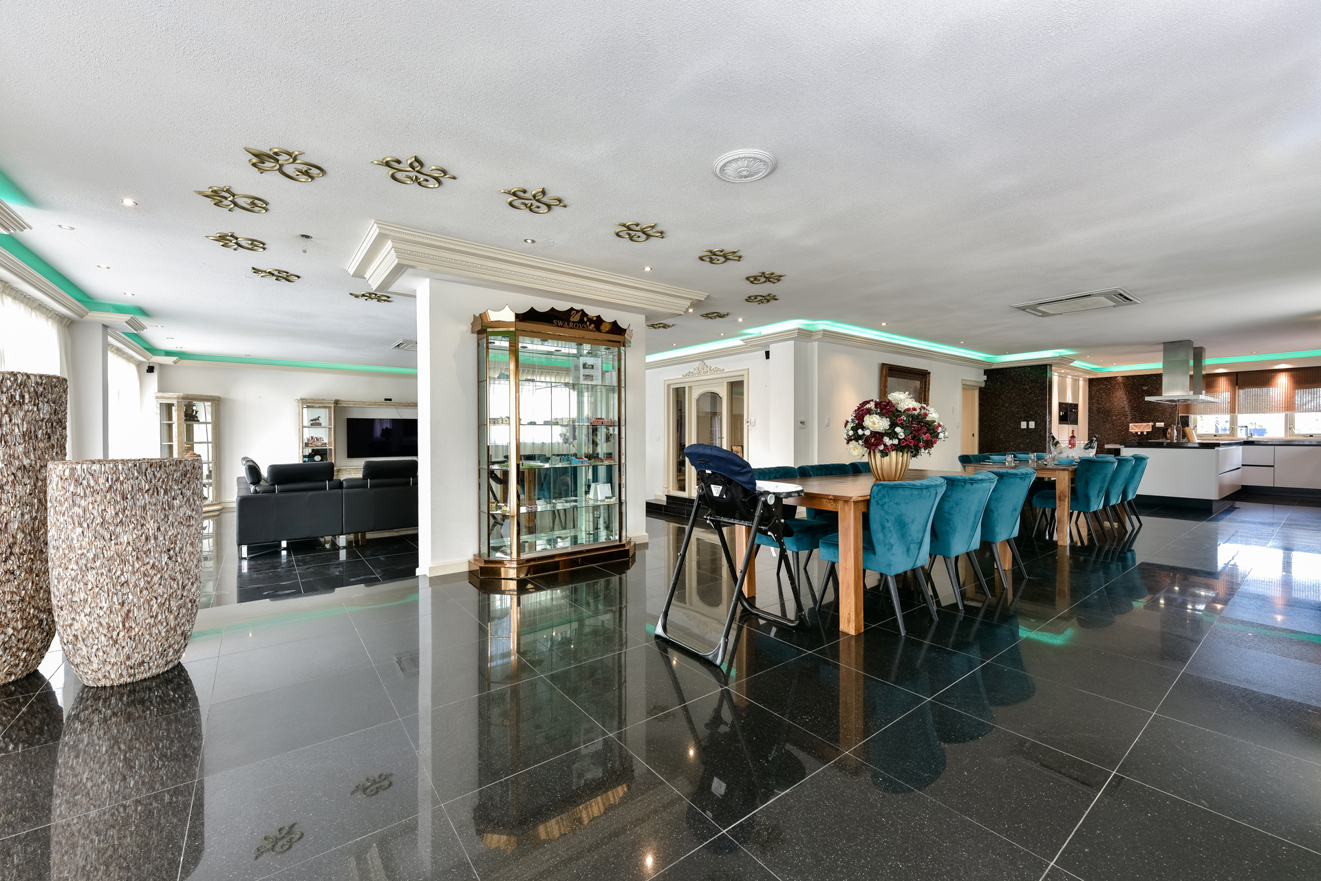 Open plan living and dining area